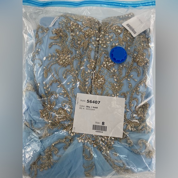 FIESTA GOWNS by HOUSE OF WU - Quinceanera Ball Gown - Picture 5 of 12